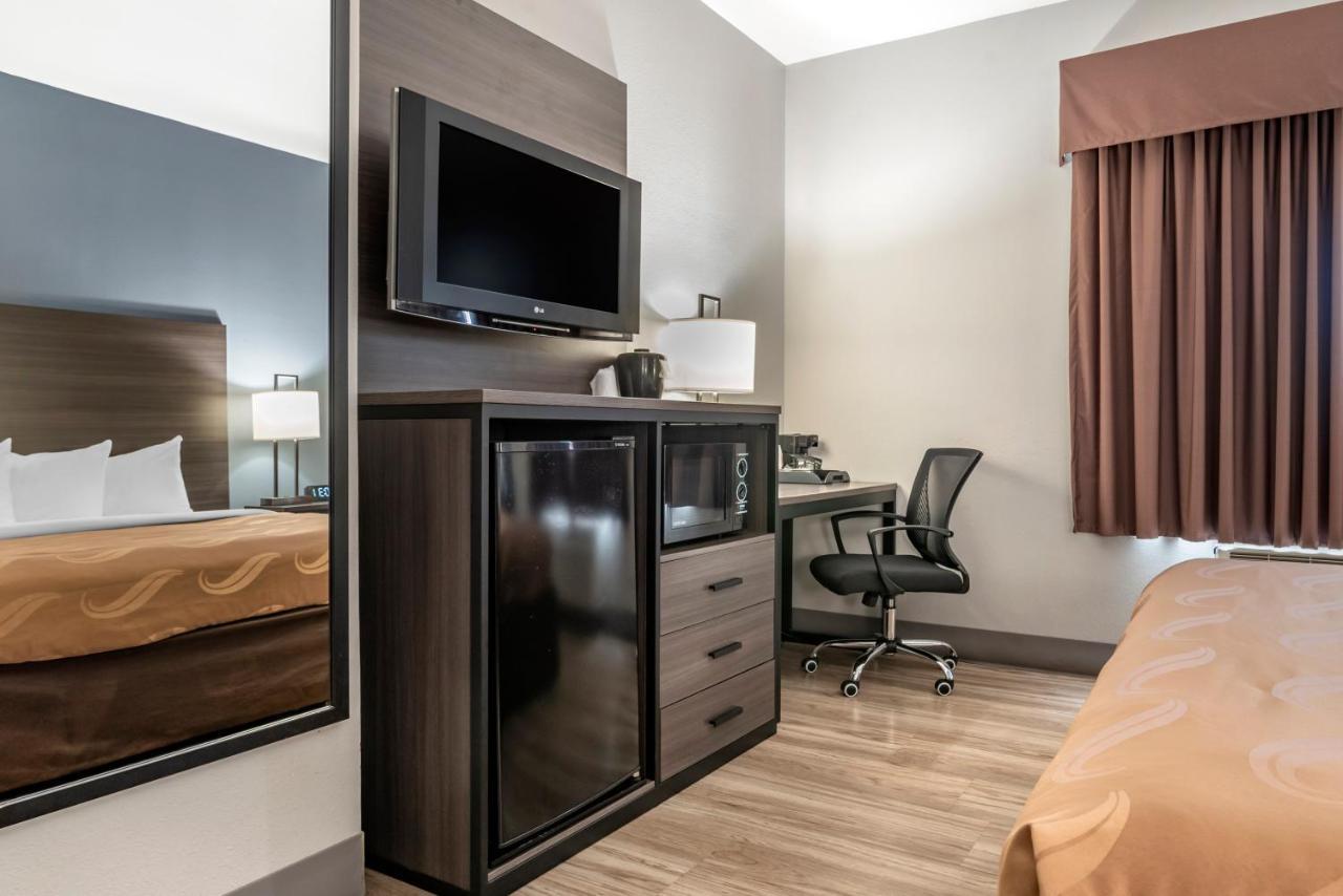 Quality Inn & Suites Demopolis Bagian luar foto