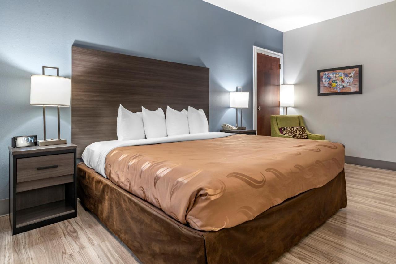 Quality Inn & Suites Demopolis Bagian luar foto