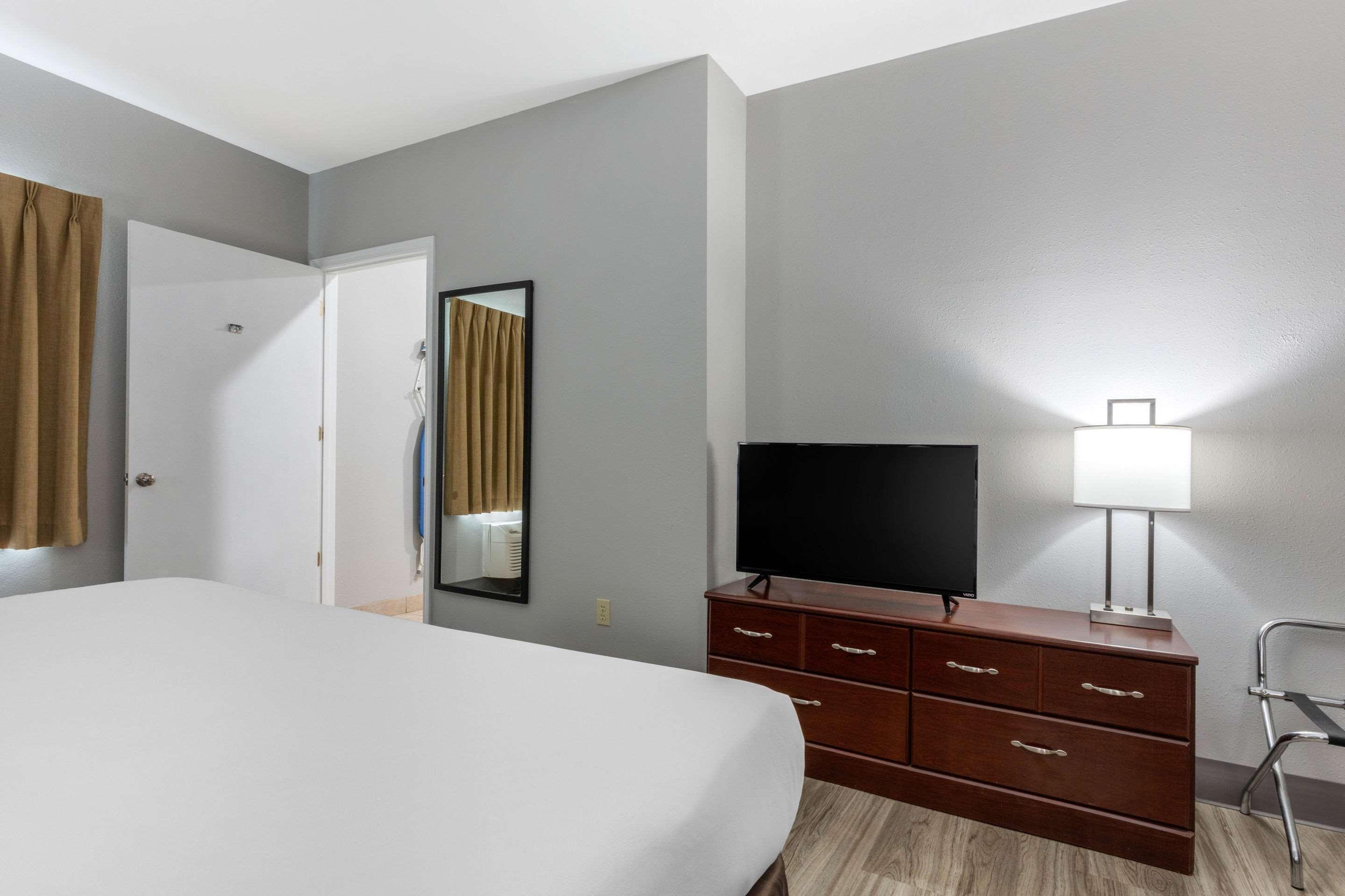 Quality Inn & Suites Demopolis Bagian luar foto
