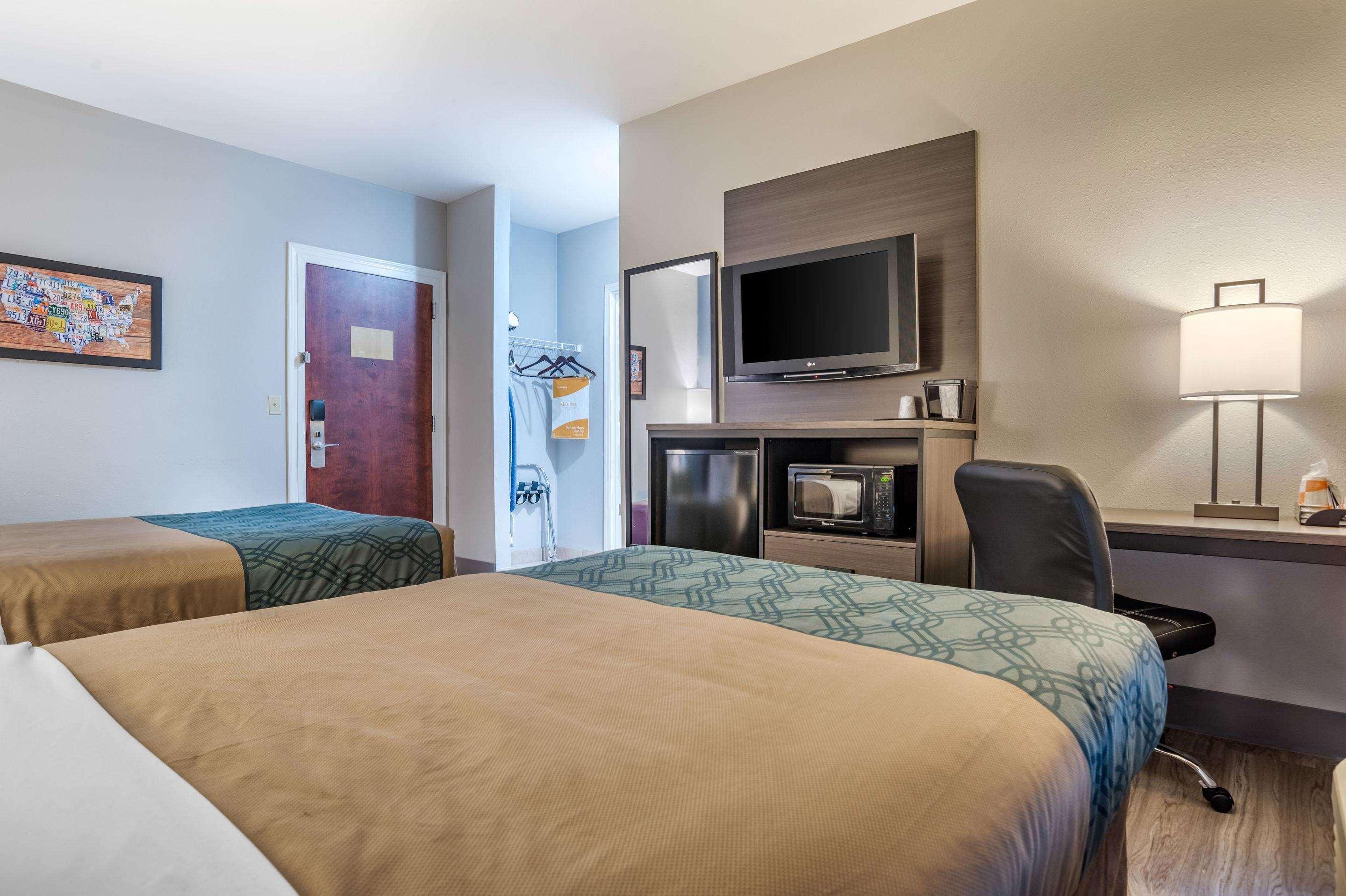 Quality Inn & Suites Demopolis Bagian luar foto