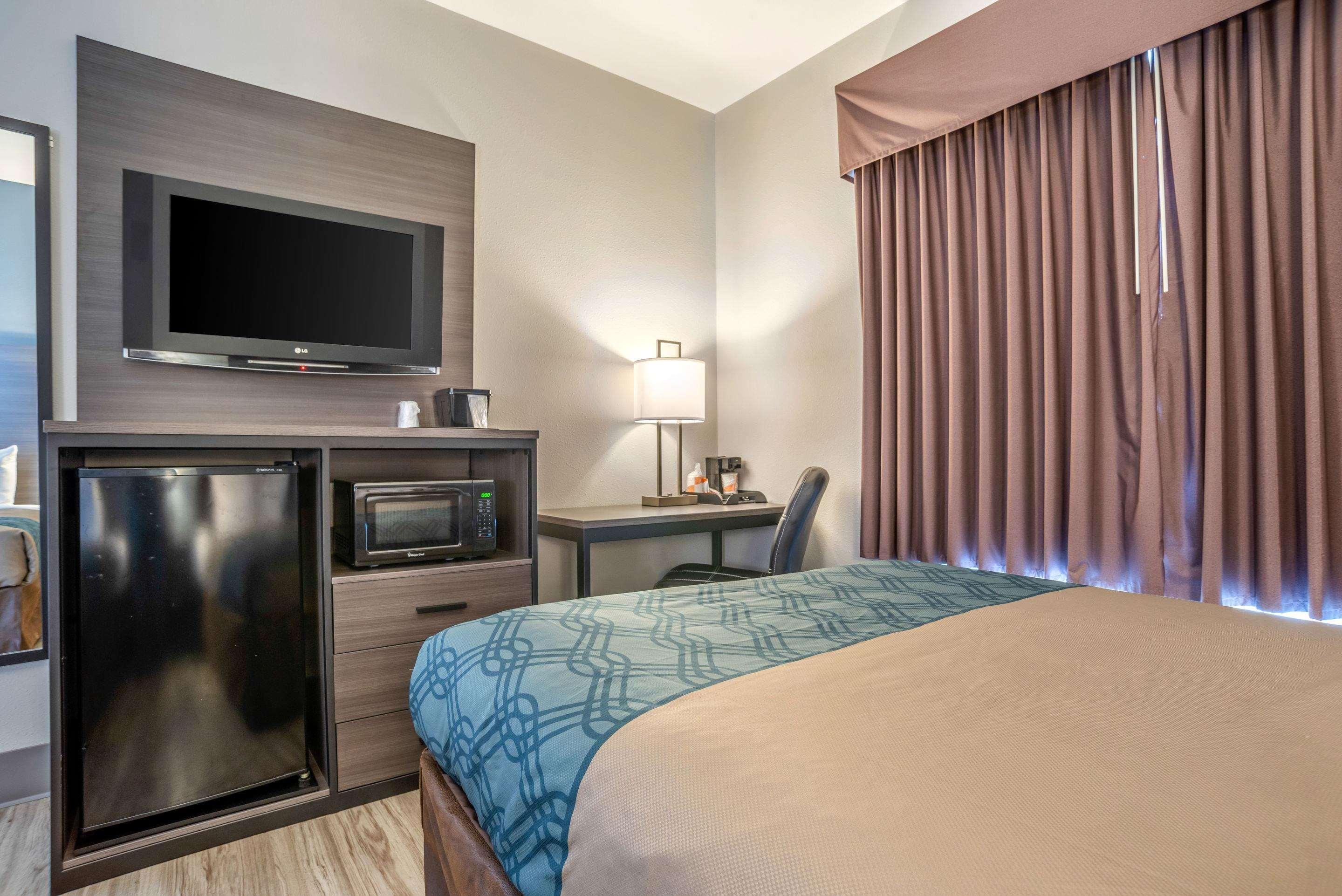Quality Inn & Suites Demopolis Bagian luar foto