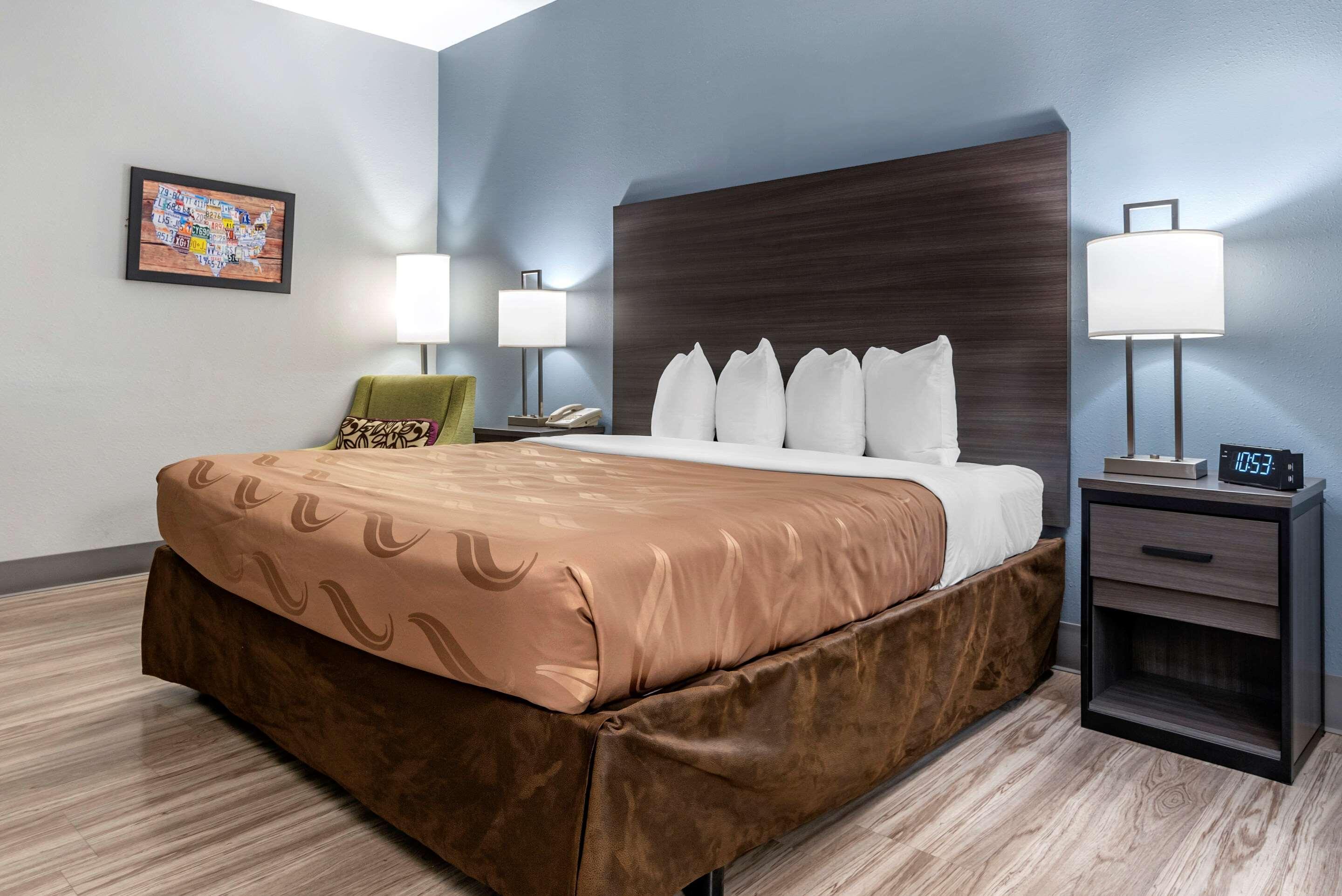 Quality Inn & Suites Demopolis Bagian luar foto