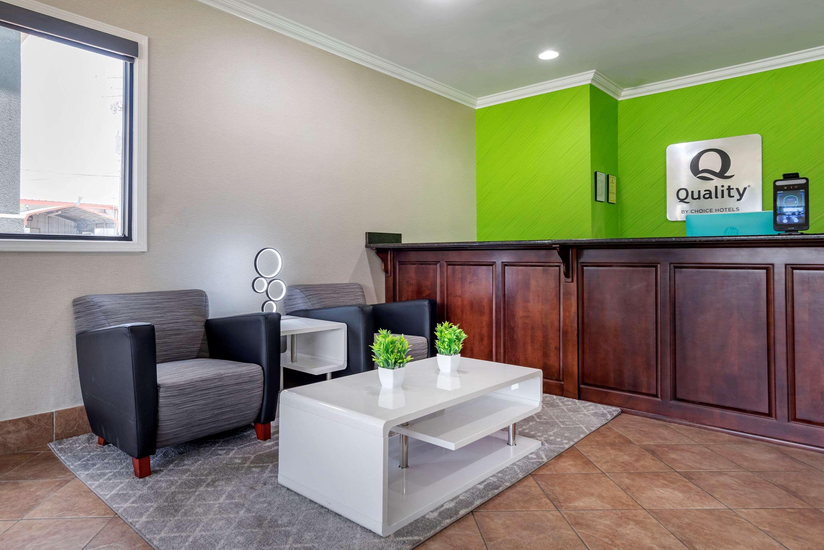 Quality Inn & Suites Demopolis Bagian luar foto