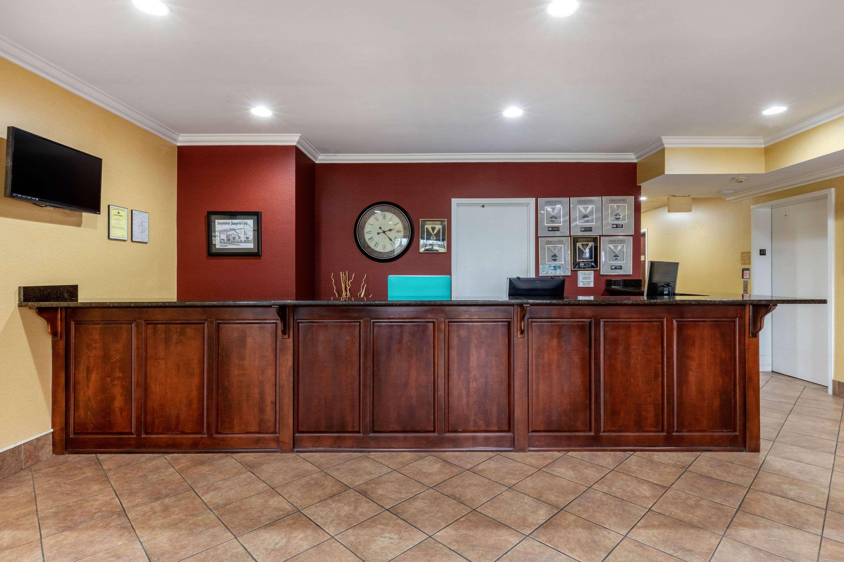 Quality Inn & Suites Demopolis Bagian luar foto