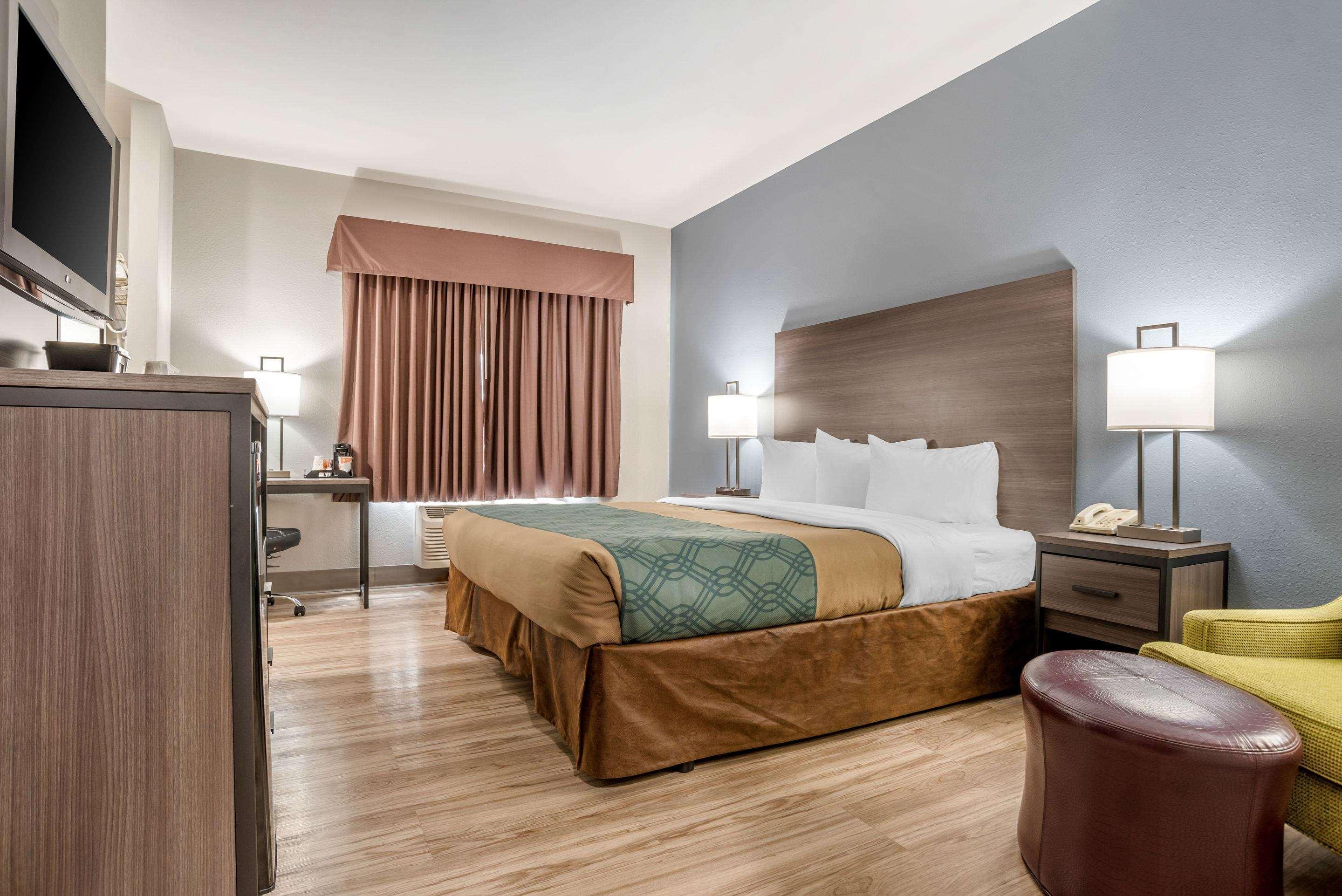 Quality Inn & Suites Demopolis Bagian luar foto