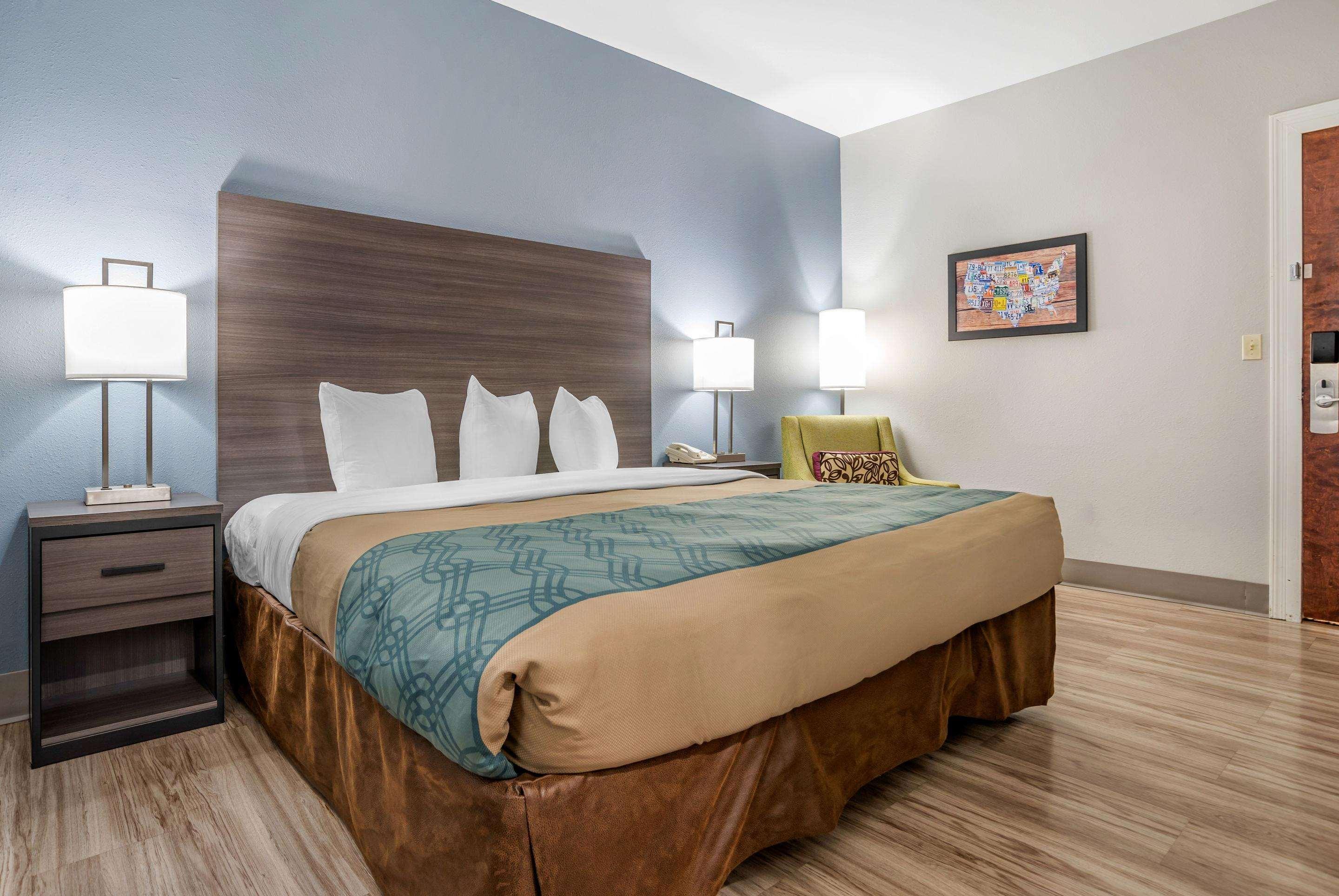 Quality Inn & Suites Demopolis Bagian luar foto