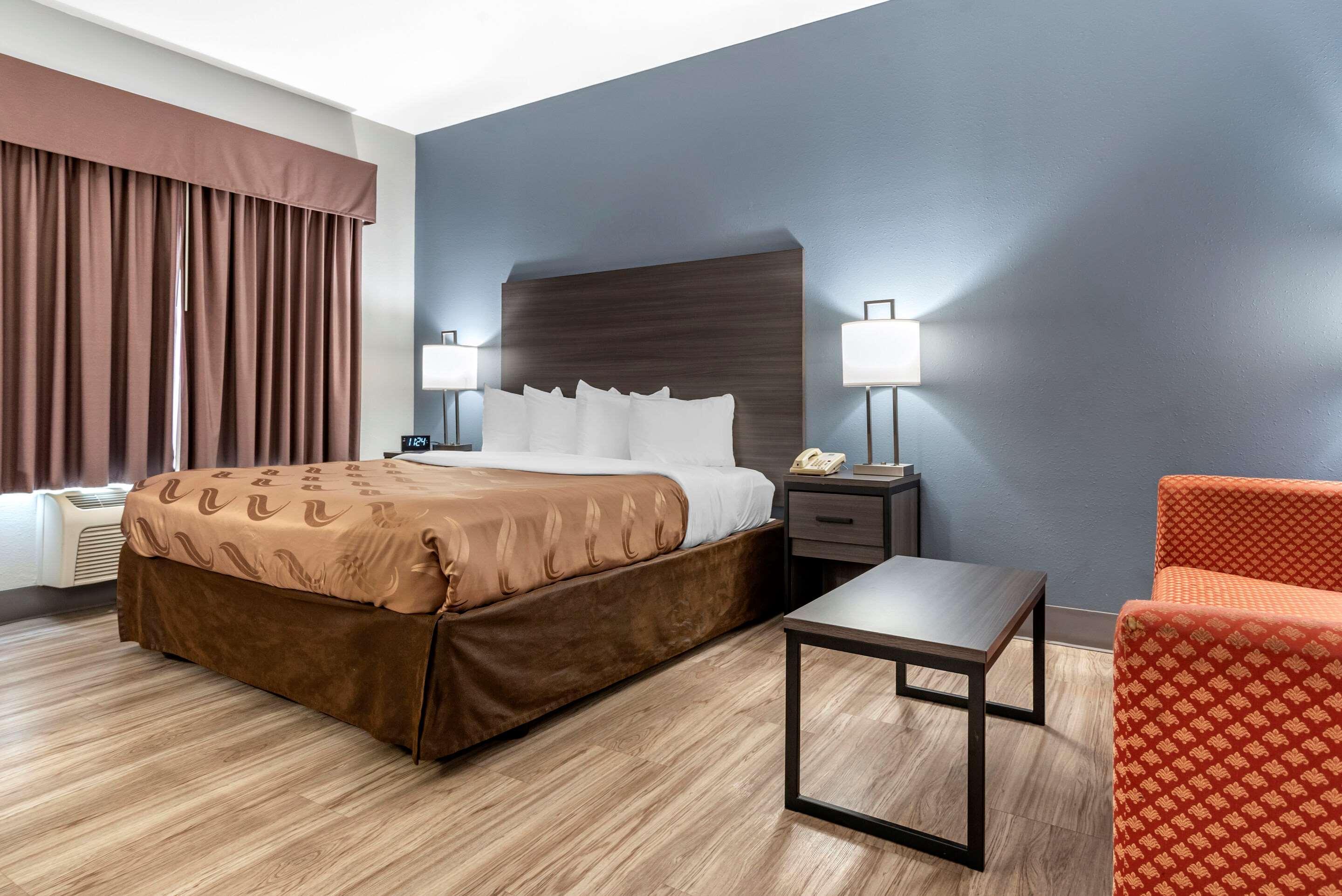 Quality Inn & Suites Demopolis Bagian luar foto