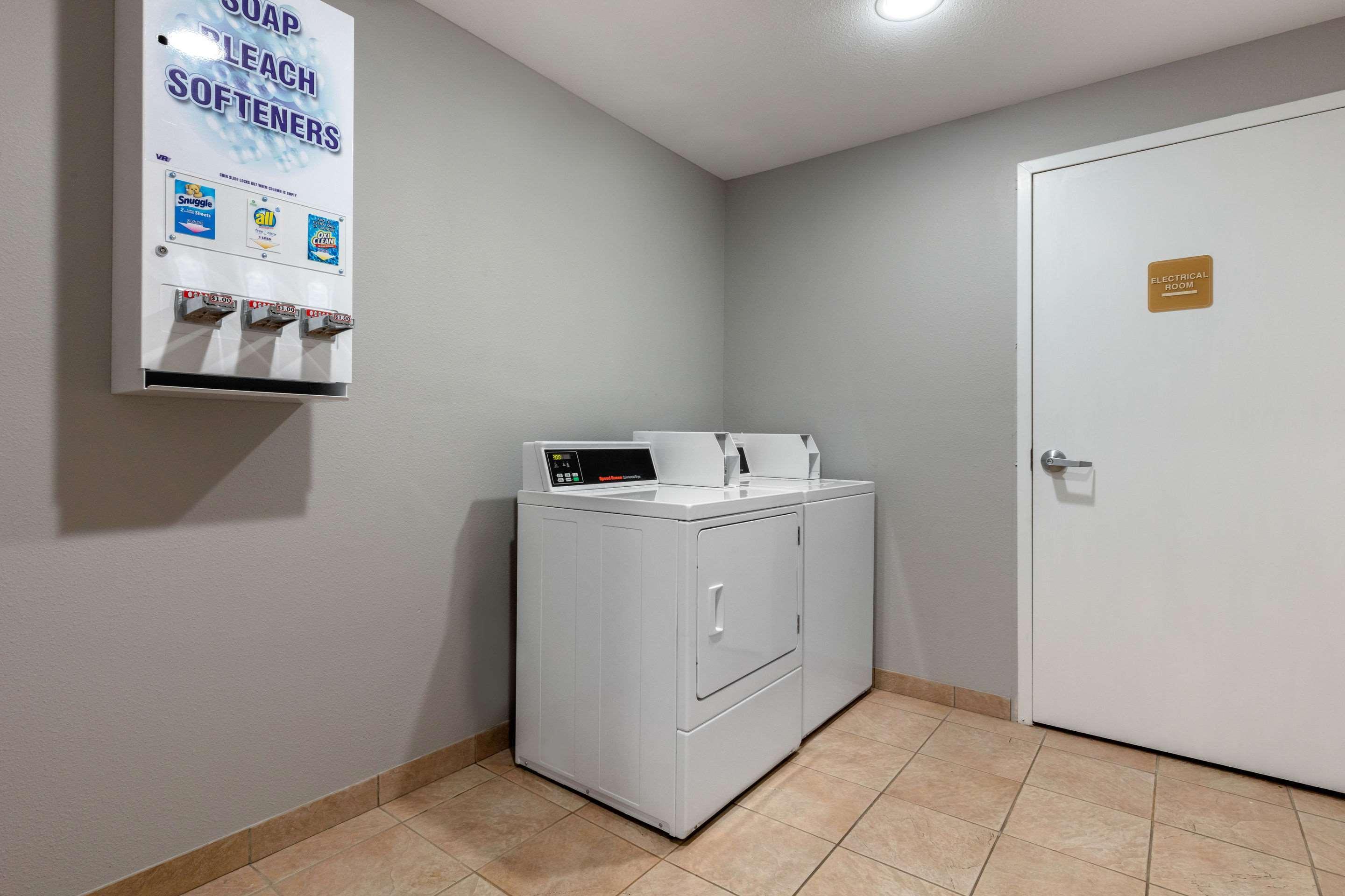 Quality Inn & Suites Demopolis Bagian luar foto