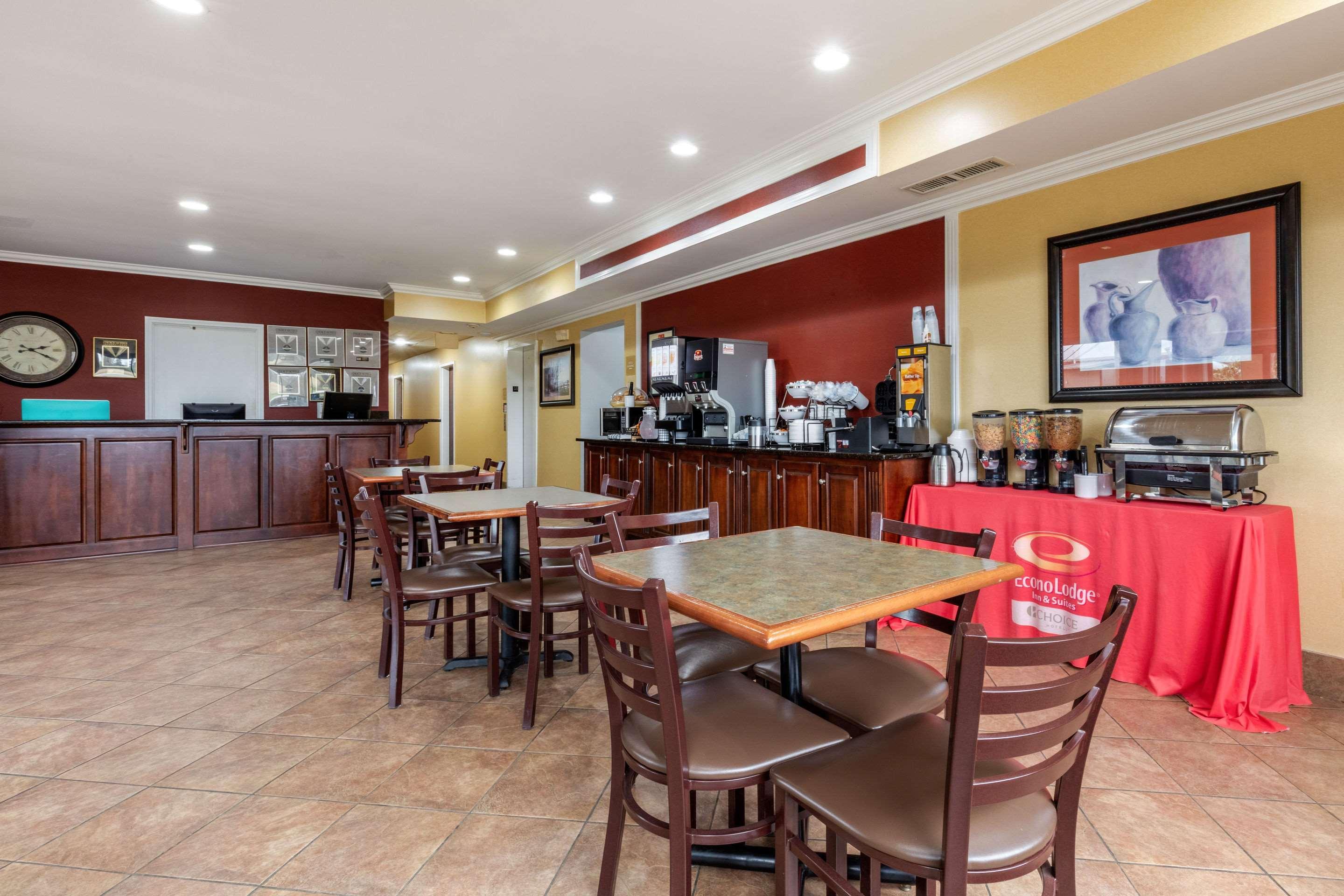 Quality Inn & Suites Demopolis Bagian luar foto
