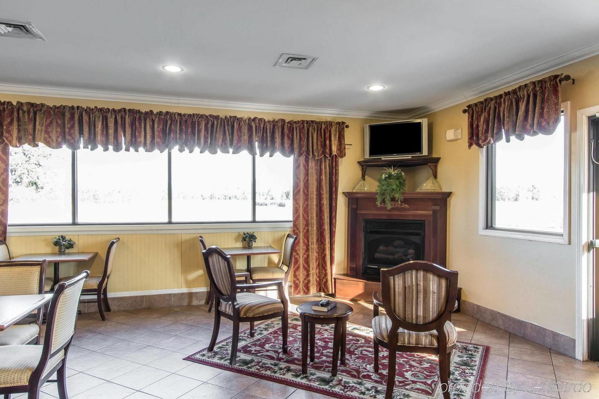 Quality Inn & Suites Demopolis Bagian luar foto