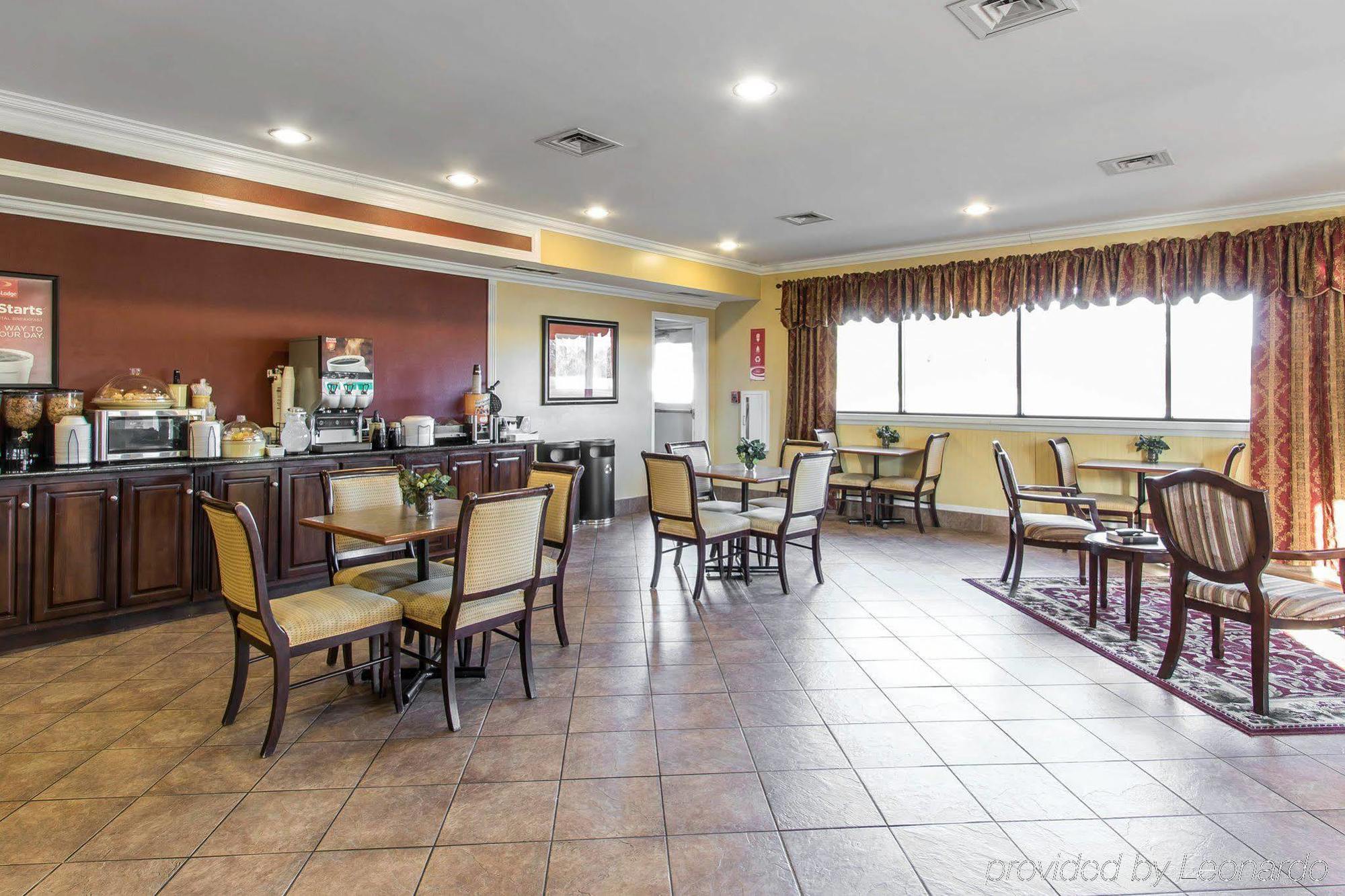 Quality Inn & Suites Demopolis Bagian luar foto